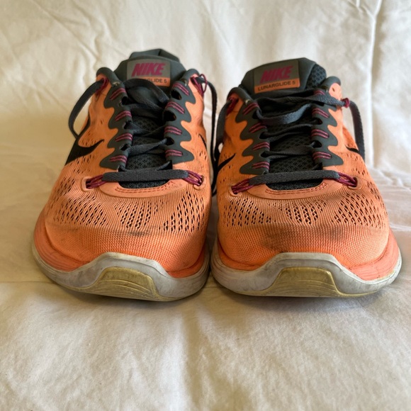 👟🌺Nike Sneakers in a muted orange, size 10.5 - Picture 3 of 12